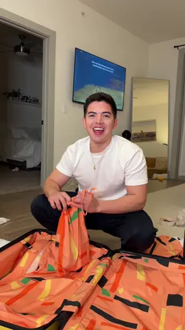 WE’RE GOING TO COACHELLA WITH @Neutrogena 😭 #coachella @Vinny 