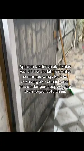 udah ihklas buat ngelepas seseorang:(