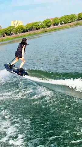 RUSH WAVE ,Long life, strong power and cost performance can not be said #rushwave  #Surfing #surfboard #electricsurfboard