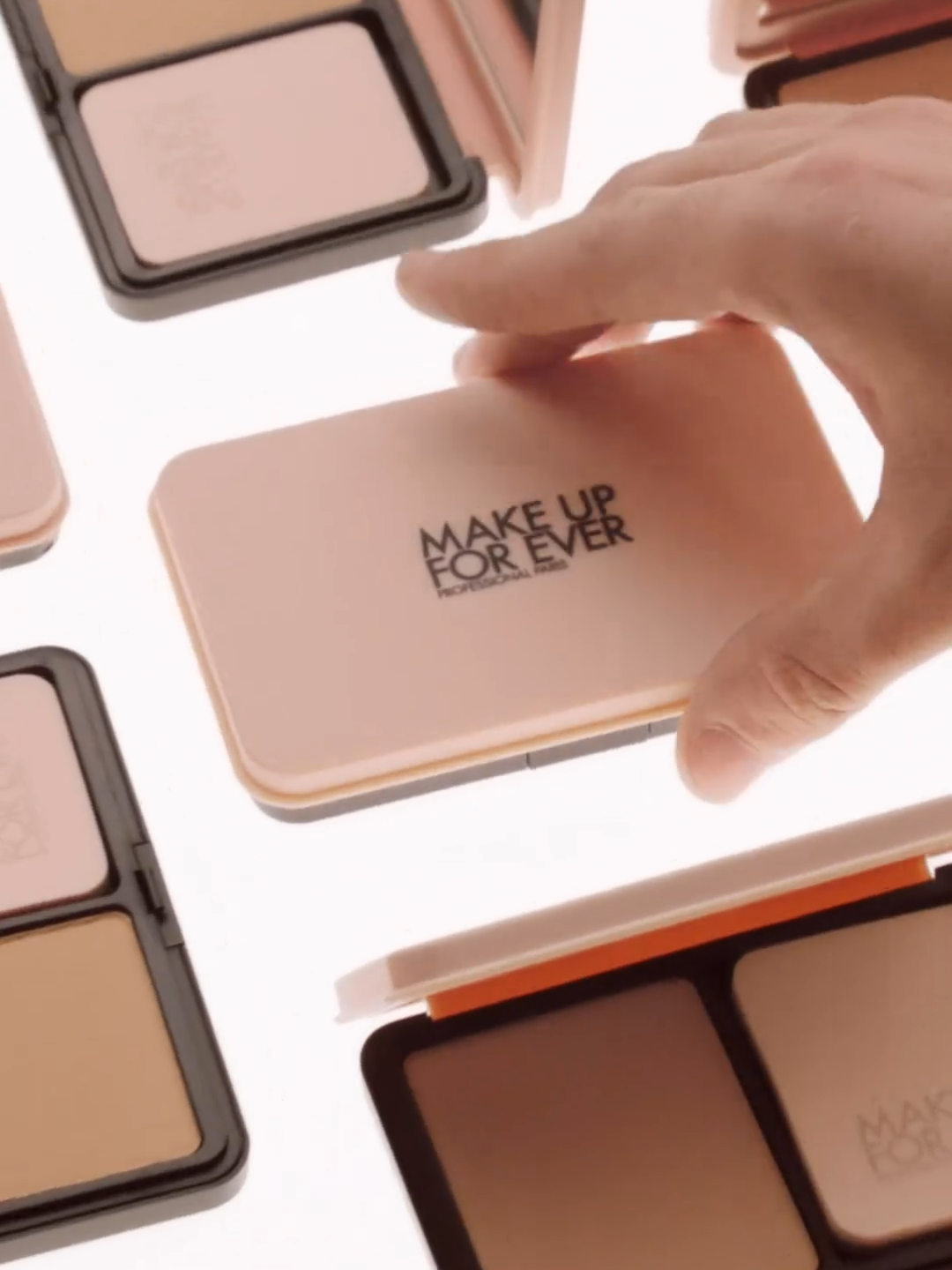 ⚡ Độc đáo, linh hoạt và sáng tạo - Phấn nền HD Skin Powder Foundation đã truyền cảm hứng cho diễn viên Thành Nghị tỏa sáng! #makeupforevervn#HDSKIN#FocusOnMe#makeupforever