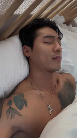 오늘은 어떤 옷을 입어볼까 ? 😎 @J.to.D 