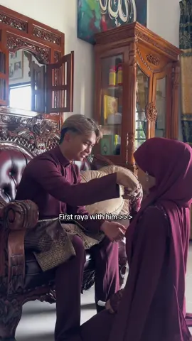 Tahun ni raya ada partner @Kiharu :’)🤍 Makeup tak penting, you lagi penting. Suka suka lepastu nangis. Thank you selalu sabar husband terbaikku ! #Raya #hariraya #raya2024 #eidmubarak #eid 