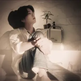 when yoongi wrote “a kid who wasn’t loved enough made to grow into someone so cautios” and when taylor wrote “no one wanted to play with me as a little kid so i’ve been scheming like a criminal ever since”  [#suga #taylorswift #fyp] 