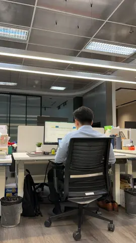 Deepppppppp work session be like #workwithme #studywithme #officelife #corporatelife #standingdesk #foryou #productive #productivity #workhard 