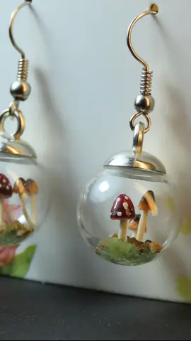 Tiny Mushroom Diorama Earrings 🍄 🍂 ...#mushroom #mushroomart #diorama #dioramacreators #polymerclay #miniatures #mini #minimaker #minithings #earrings #tinythings #tiny