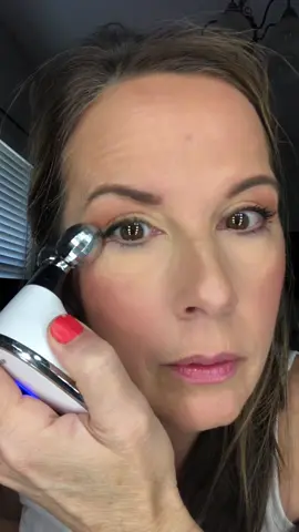 I have been wanting a microcurrent facial massager for forever!! These little devices are awesome. #collagenproduction #beauty #beautydevice #beautydevices #beautyhacks #beautytools #musthaves #antiaging #antiagingskincare #over50 #over40 #grwm #skincare #skincareroutine #skincaretips 