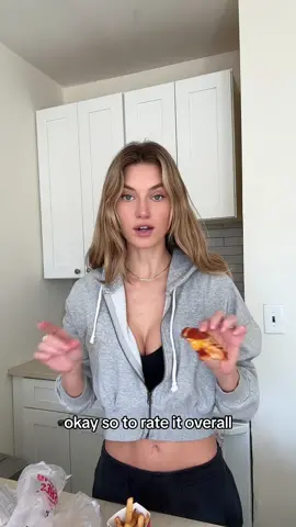 Lets try the KFC chizza! #fyp#foryoupage#food#Foodie#foodtiktok#kfc#pizza#junkfood#foodreview#nyc#recipes#carolinelowe