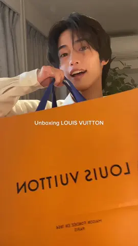 @Louis Vuitton #louisvuitton 🧡💙