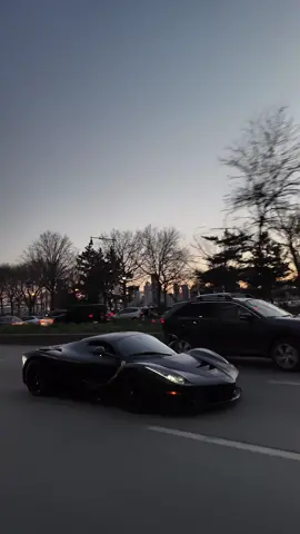 Batman🦇 #batman #laferrari #ferrari #carlover #sunset #cars #fyp #music #capcut #edit #carcommunity #nyc #4k 