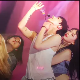 he was looking way too good on kcon  #ten #tenlee #nct #wayv #tenedit #kpop #fypシ #trend #lssrafi #fearlessoc 