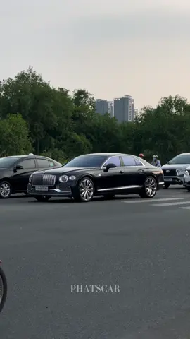 Sang trọng - Đẳng cấp 🖤✨ #bentleyflyingspur #bentley #mercedesmaybach #s450maybach #mercedess450 #mercedes #mercedess450 #luxurycars #viraltiktok #viral 