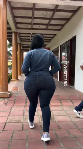 Mi silueta 👉⌛️ò🍐ò 🎸 cuál creen que se me 👀😈😈😈#paratii #page #virals #viralreelsfb #virales #reelsvideoシ #reelsviralfb #reelsfyp #reelsviral #reels2024 #Ecuador #guayas #mujeres #amoloquehago #amorproprio #miercoles 