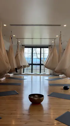 The dreamiest aerial yoga class + soundbath ✨🙏💕