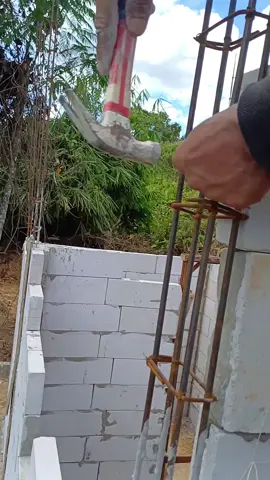 PASANG BATA RINGAN WAJIB TAU CARA INI‼️ #PekerjaBangunan #Kontraktor #renovasirumah #rumahminimalis #DIY #fyp #tukang #kreatif  #TukangBangunan #PekerjaKonstruksi #TenagaKerjaKonstruksi #BangunanBerkualitas #TimKonstruksi #ProyekBangunan #KonstruksiProfesional #KerjaKerasBangunan