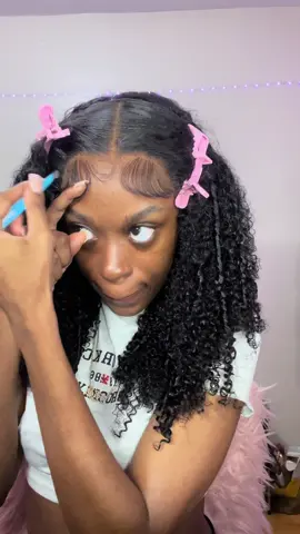 This wig is so raw!! curlyme did NOT come to play with this unit AT ALL 😍 @CurlyMe Hair @CurlyMe Hair Store #wiginstalltutorial #babyhairtutorial #wigtutorial #babyhair #gluelesswig #curlymehair
