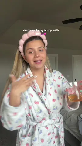 NOT WES SCARING ME 😭 help a mama out and comment your fave maternity store🥲💞 #getdressedwithme #pregnant #pregnancy #motherhood #fyp #CapCut 