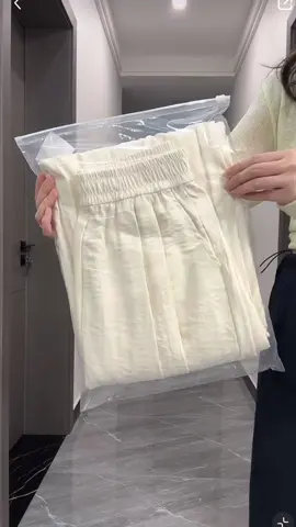 Chiếc quần dành cho mùa hè này #quanongrong #quanongsuong #quần #quancapcao #quanluamuathu #quanmuahe #quầnốngrộng #quầnốngsuông #thoitrangnu #TikTokFashion #vtvcab #xuhuong 