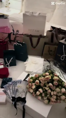 عيد سعيد ✨🤍🤍#CapCut #اكسبلورexplore❥🕊 #عشوائيات #foryou #التٰرند #fypシ゚viral🖤tiktok #عيد_الفطر_المبارك 