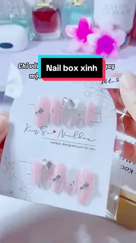 Chỉ với vài phút mà tui có ngay bộ móng xinh xẻo đi đám cưới nyc nè mấy ní ơi🤭#tiemnailnhakim #kimsunailbox #nailboxthietke #nailbox 