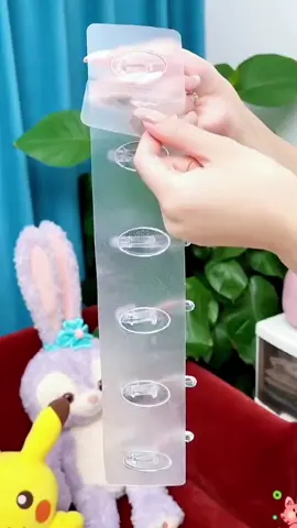 7.43 XMj:/ R@k.Ch 06/27 【抖音商城】https://v.douyin.com/iYfBAHyR/ 家用厨房无痕强力粘贴六连挂钩卫生间浴室免打孔加长透明连排粘钩 长按复制此条消息，打开抖音搜索，查看商品详情！