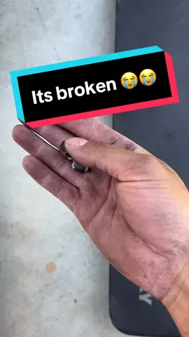 Taking out a broken bolt. Was a little too easy. Sometimes you need an extracter. #mechanic #automotive #car #LifeHack #mechanicscams #toyota #fixcar #bmw #brokenbolt 