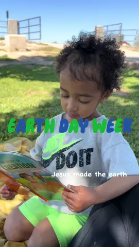 Starting Earth Day Week with teaching her who created the Earth 🌎  #earthday #toddleractivities #christianmom #godcreatedusinhisimage 