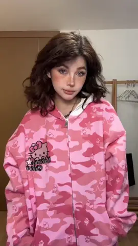 Hello kitty Jacket 🎀 #outfitoftheday #y2kaesthetic #outfitideas #hellokitty #jacket #y2kfashion #hellokittylover 