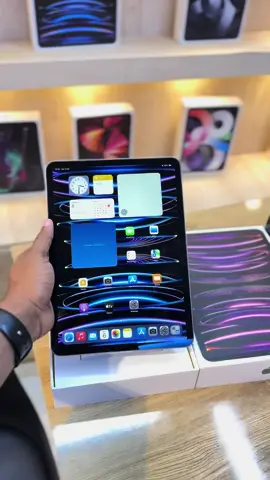 iPad Pro 11inch(2022) M2 chip 512GB storage 8GB RAM WiFi +Cellular Supports Face ID&Tru Tone✅ Price 2,200,000/=tshs