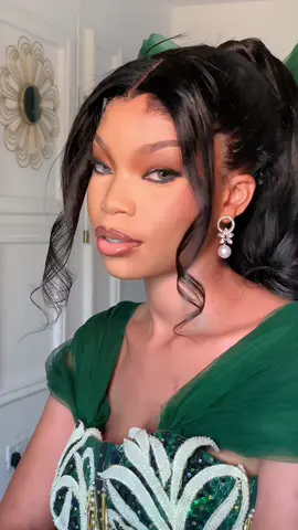 Newest obsession 😍❤️ Mua @nikiesartistry  #bookus #weareavailable #bookus #ibadanmua #akobomua #akobomakeupartist #beauty #bridalmakeup 