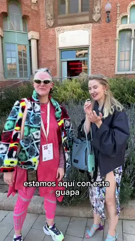 Street Style in Barcelona Fashion Week with Julia Weems! #fashiontiktok #080bcnfashion #StreetStyle #StreetFashion 