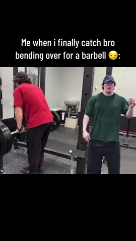 Me when i finally catch bro bending over for a dumbbell😏 #fyp #gym #viral #GymTok #mood #motivation #relatable #samsulekedit #samsulek #bodybuilding 