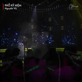 Góc phố đó nơi em ở giờ đây đã vắng bóng em Từng đàn chim én đã không về đây như ngày còn em nữa Ở nơi xa em biết không anh nơi đây vẫn mong chờ Vì đời anh chỉ yêu một mình em #NhacHayMoiNgay #TamTrangRadio #Cover #Lyrics #Nhacchill #NhacBuonTamTrang #DongThoiGian 