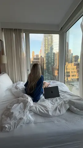 good morning new yorker 🤍