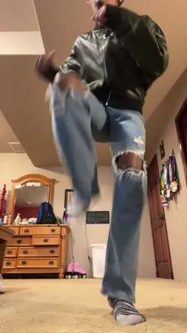 Hit this real quick before leaving for class ✨ thnx for all the love and support, cannot believe this silly little dance got so much love 😭🙏🏾 Dc: 🙋🏾‍♀️ #fyp #dancetiktok #dance #freestyledance #footworkdance #dancechallenge #heelclick #classicalmusic #bridgerton #cancan 