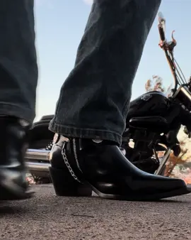 😎🎸🏍️🍃 #rock #rockstar #biker #cowboy #rider #music #80s #90s #acdc #motorcycle #fashion #retro #vintage #fyp #foryou #viral #foryoupage 