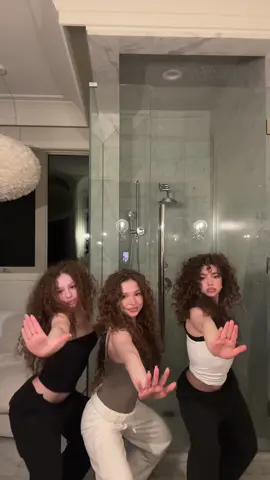 THANK YOU GUYS FOR 18k ON YOUTUBE @demitrakalogeras @eliana.kalogeras 