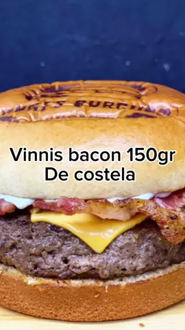 Bora acompanhar um pouco da montagem do nosso VINNIS BACON, burguer 150gr carne de costela 🔥 #tiktok #tik_tok #trend #viral #viralizou #artesanal #hamburgueria #like 