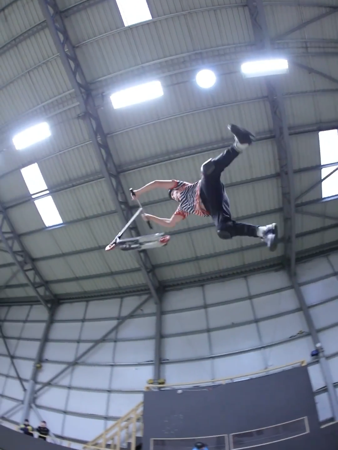 Dude defied gravity 😳 (IG🎥: @halfbarz) #Unreel #Extreme #Stunt #Athlete #Professional