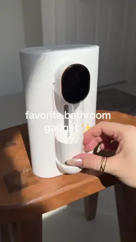 Awesome bathroom favorite from Amazon 🤩 This mouthwash dispenser is IT guys! ✨ Rechargeable, can be mounted on the wall and you control how much you want dispensed 🙌🏻 oh and aesthetic too! 🤍#bathroom #bathroomgadgets #bathroomessentials #favorite #amazonfinds #amazonbathroom #homefinds #asmr #asmrsounds #asmrvideo #aesthetics #aesthetic #amazonhome #amazonhomefinds #bathroomorganization #amazonmusthaves #asmrtiktok #fy #fyp #foryou 