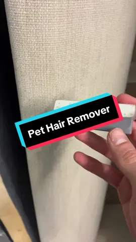 Not sure why this hasn’t been invented sooner. Removes hair with ease! Simple but satisfying🤩 #pethair #pethairremoval #TikTokShop #ttshop #hairremoval 