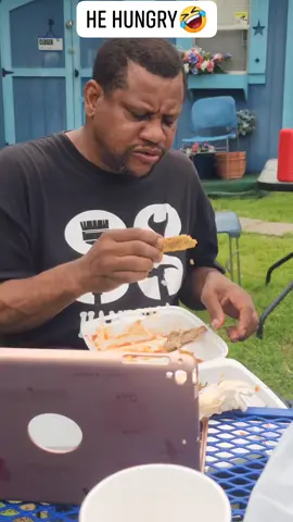 Food Must Be Good🤣🤣 #fyp #fypシ #foodtiktok #eat #hungry #fastandfurious #funnyvideos #tiktok #tiktokfunny @carltraylor7 