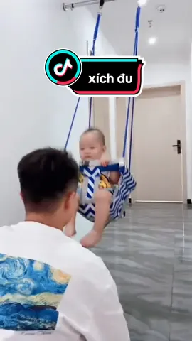 xích đu cho con vui quá nè#reviewmevabe #chamcon #nuoicon #yeucon #xuhuong #baby #mevabe #mebimsua 