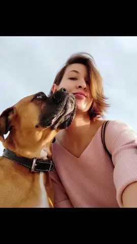 ¿A qué se debe el deseo de tener relaciones con animales? El deseo de tener relaciones con animales es zoofilia, un tipo de trastorno que se ha catalogado como parafilia. Como ya hemos dicho, no se tienen datos exactos sobre su prevalencia, debido a que muchas personas no admiten padecer este trastorno.