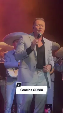 Tour 12 Rosas en el Lunario del Auditorio Nacional en la CDMX 10 de abril 2024. La gira continua…. #12rosas #lunario #CDMX #lorenzoantonio 