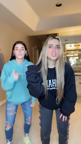 #charlidamelio #addisonrae #oldtrend #videosoldtrend #recommendations #foryoupage #fypシ #dance #viral #oldtiktok #foryou #fyp #hypehouse 
