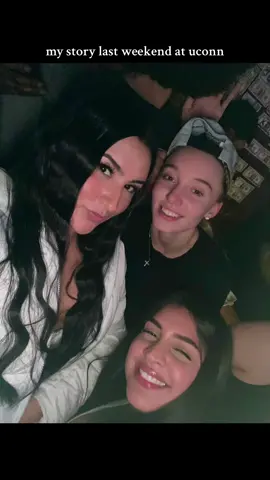 #stitch with @ch her edits go crazy 🤷🏻‍♀️ #paigebueckers #paigebueckersedit #uconn #uconnhuskies @Paige Bueckers #greenscreen 