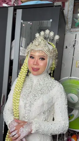 Wedding Kak Cintaa 🥰 ———✨✨✨✨——— Info/booking: 0895365705291 (Wa Only) #makeupbandung #makeupbdg #prewedsession #makeupreguler #makeupflawless #makeupartist #makeupbandungtimur #fyp #fypシ゚viral #engagementmakeup #makeuptunangan #engagementmakeupbandung  #fyppppppppppppppppppppppp #muabandung #preweddingbandung #lebaran2024🤗🥰😍💝🤝🤝🤝  #makeupprewedding #makeuppreweddingbandung #preweddingphoto  #muabandung 