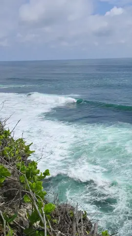 Prank lagi di pantai, ambil aja bosqu buat story. #storywa #mentahan #pantai #pantaiselatan #yogyakarta 