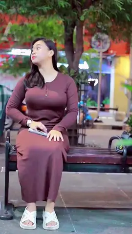 The girls give strength to the timid guy🤗😍❤️😘#funnyvideos #foryou #fyp #fypシ #tiktok #viral #baperincewek #trendingvideo #foryourpage #baper #idol #prank #pranks #girl #viraltiktok #loveyou #viralvideo 