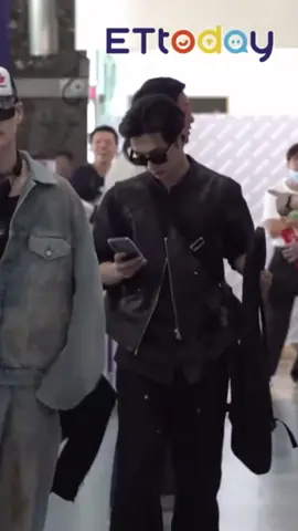 Jay texting his mom that he’s safely arrived in taiwan #enhypen #jay #parkjongseong #jayenhypen 